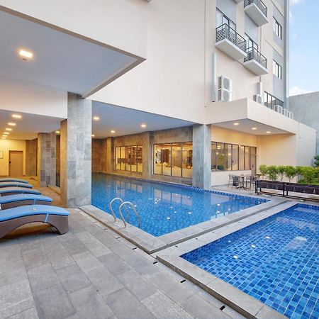 Aston Palu Hotel & Conference Center Luaran gambar