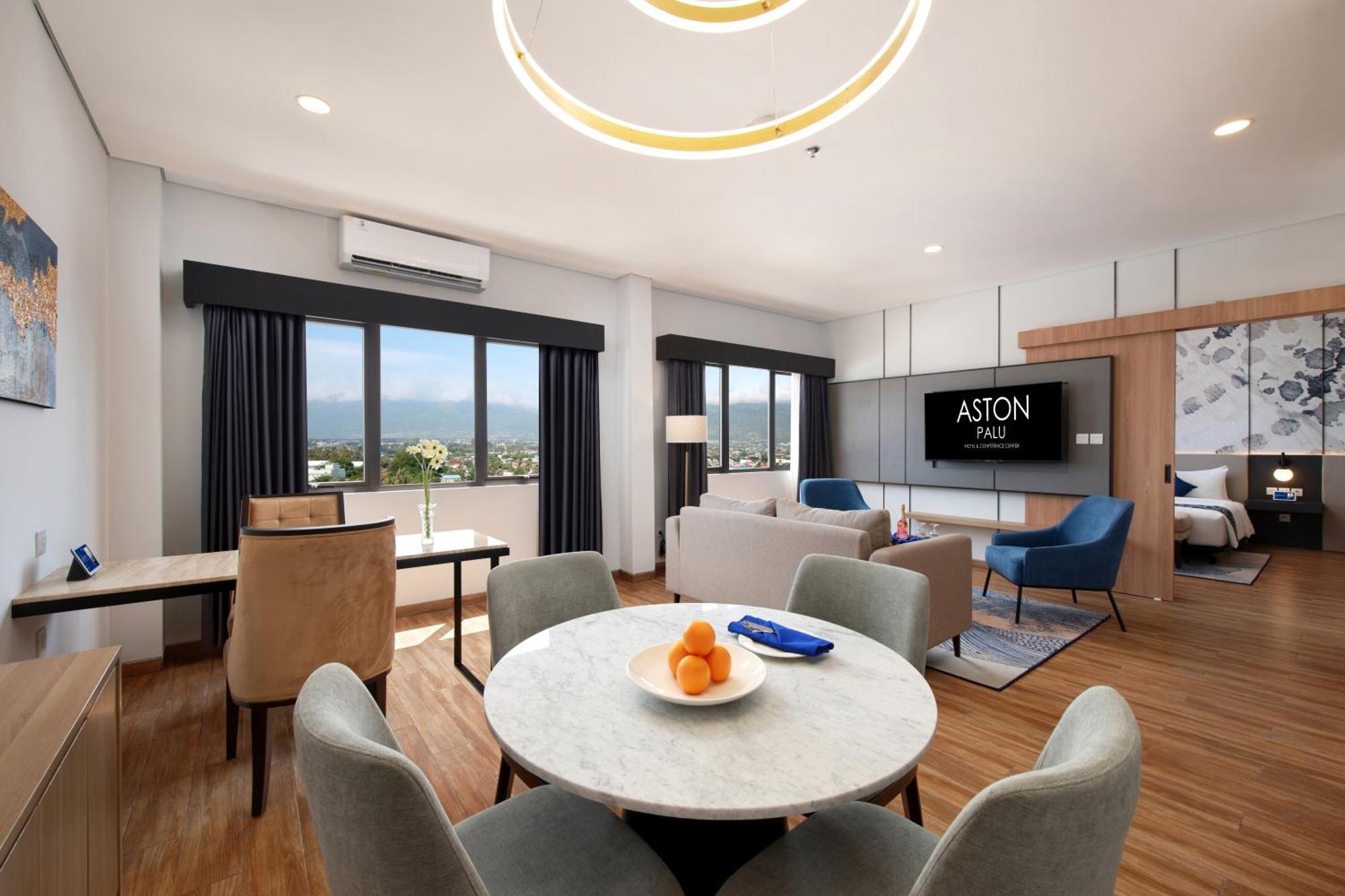 Aston Palu Hotel & Conference Center Luaran gambar