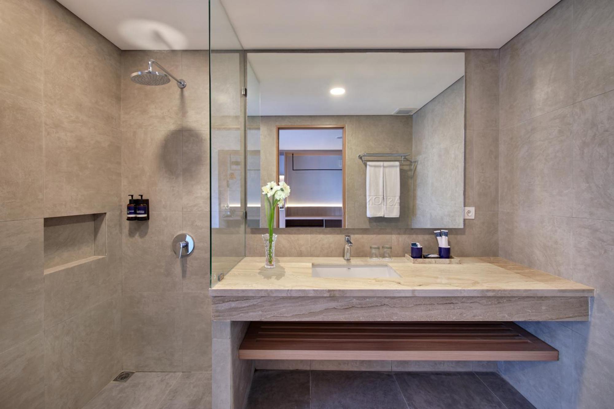 Aston Palu Hotel & Conference Center Luaran gambar