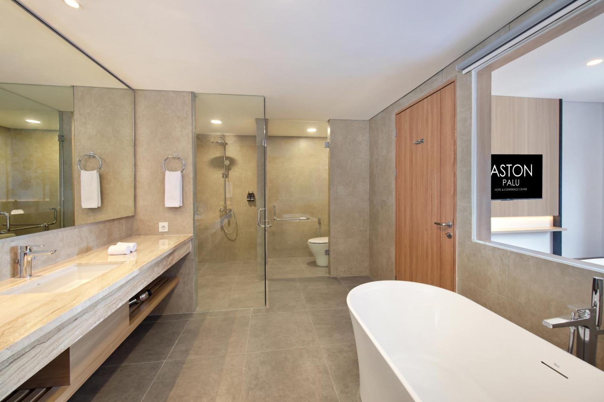 Aston Palu Hotel & Conference Center Luaran gambar