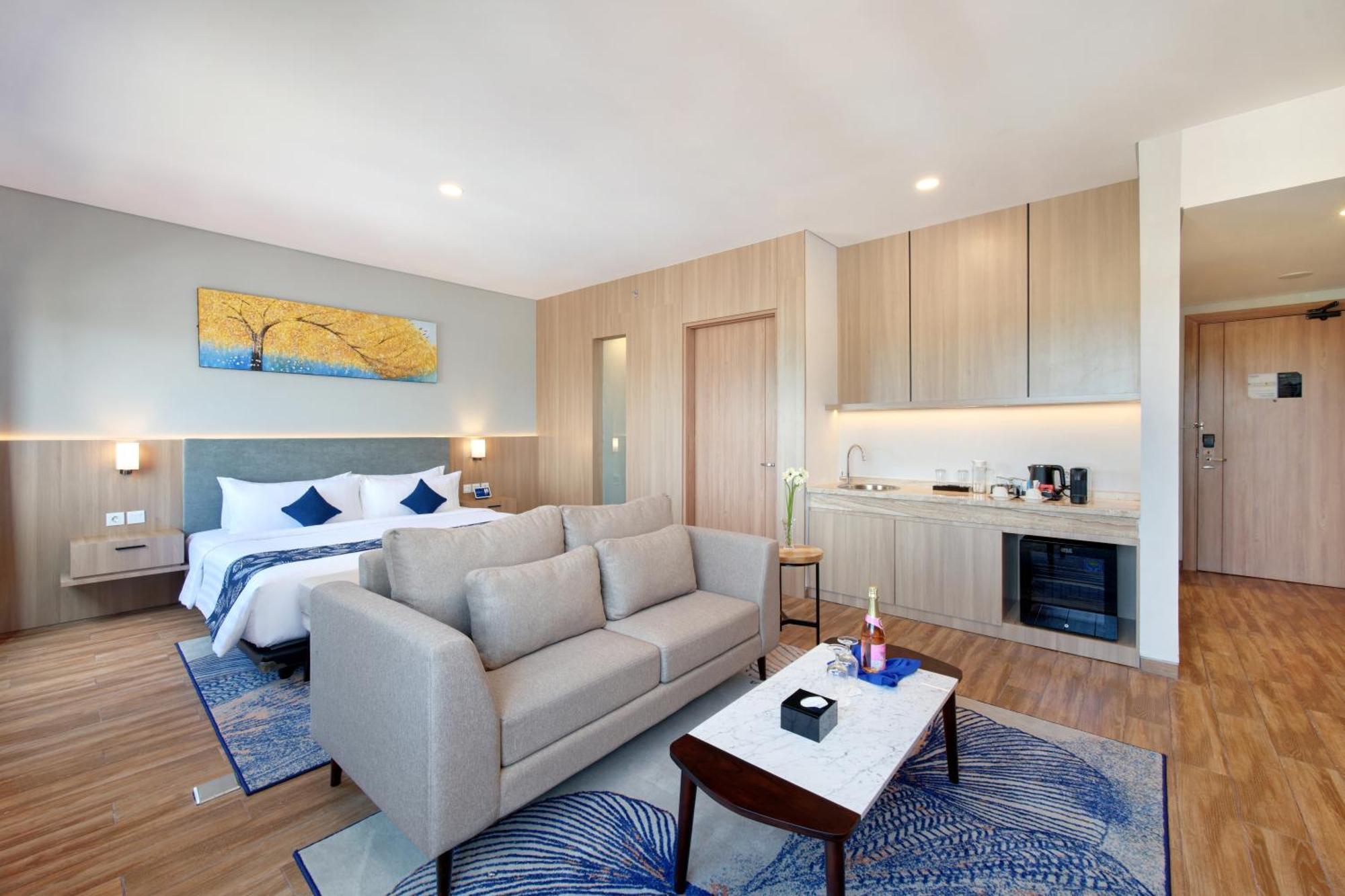 Aston Palu Hotel & Conference Center Luaran gambar