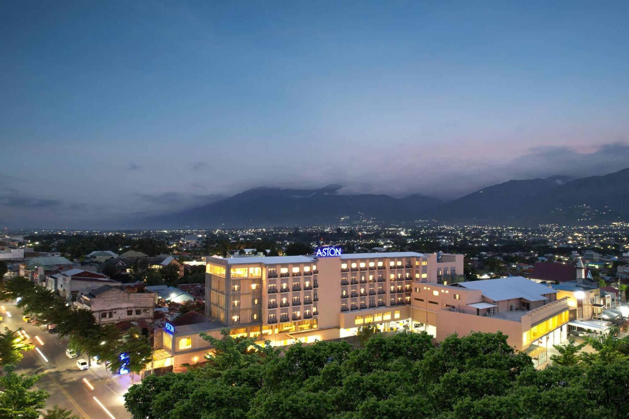 Aston Palu Hotel & Conference Center Luaran gambar