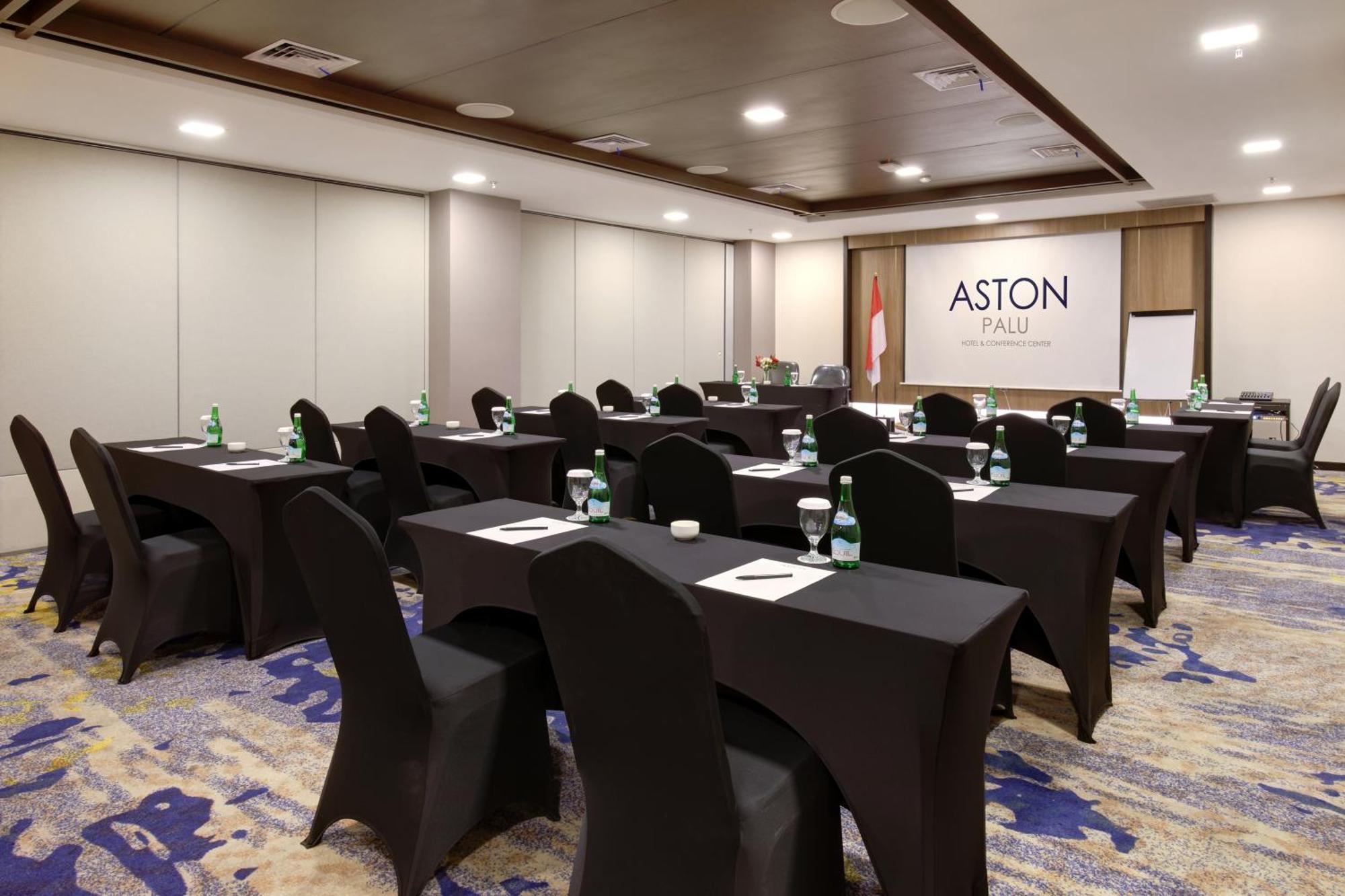 Aston Palu Hotel & Conference Center Luaran gambar