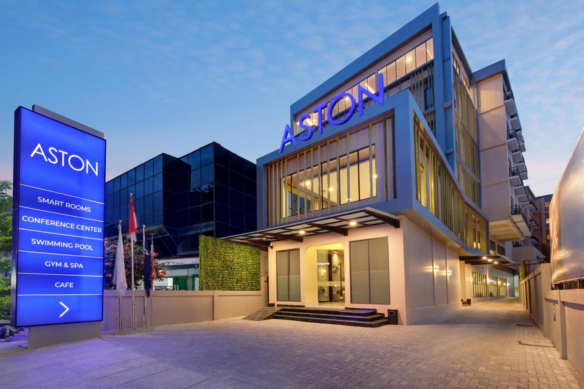 Aston Palu Hotel & Conference Center Luaran gambar