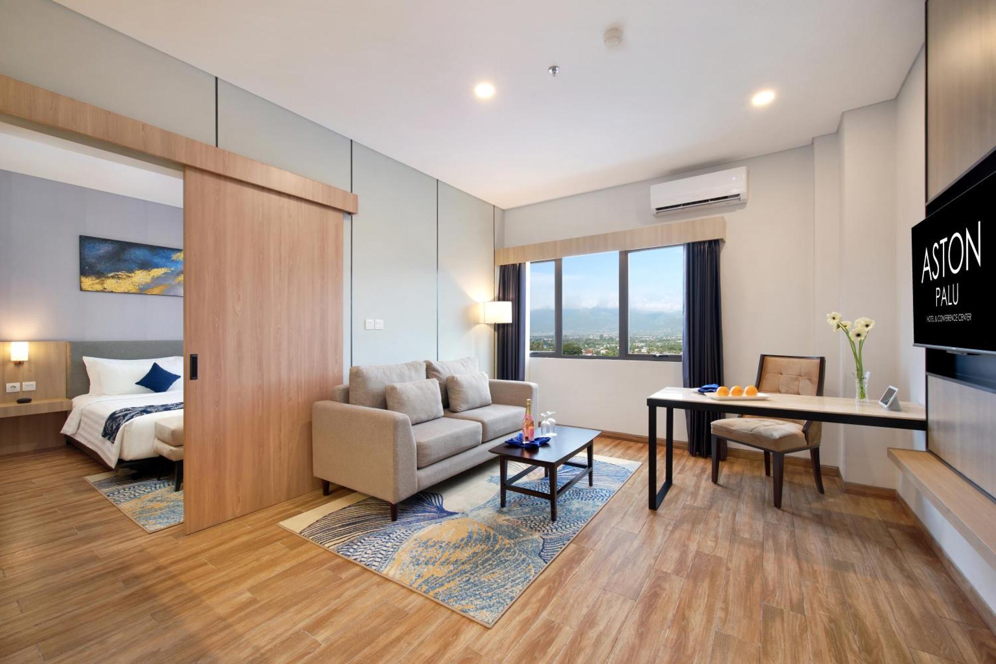 Aston Palu Hotel & Conference Center Luaran gambar