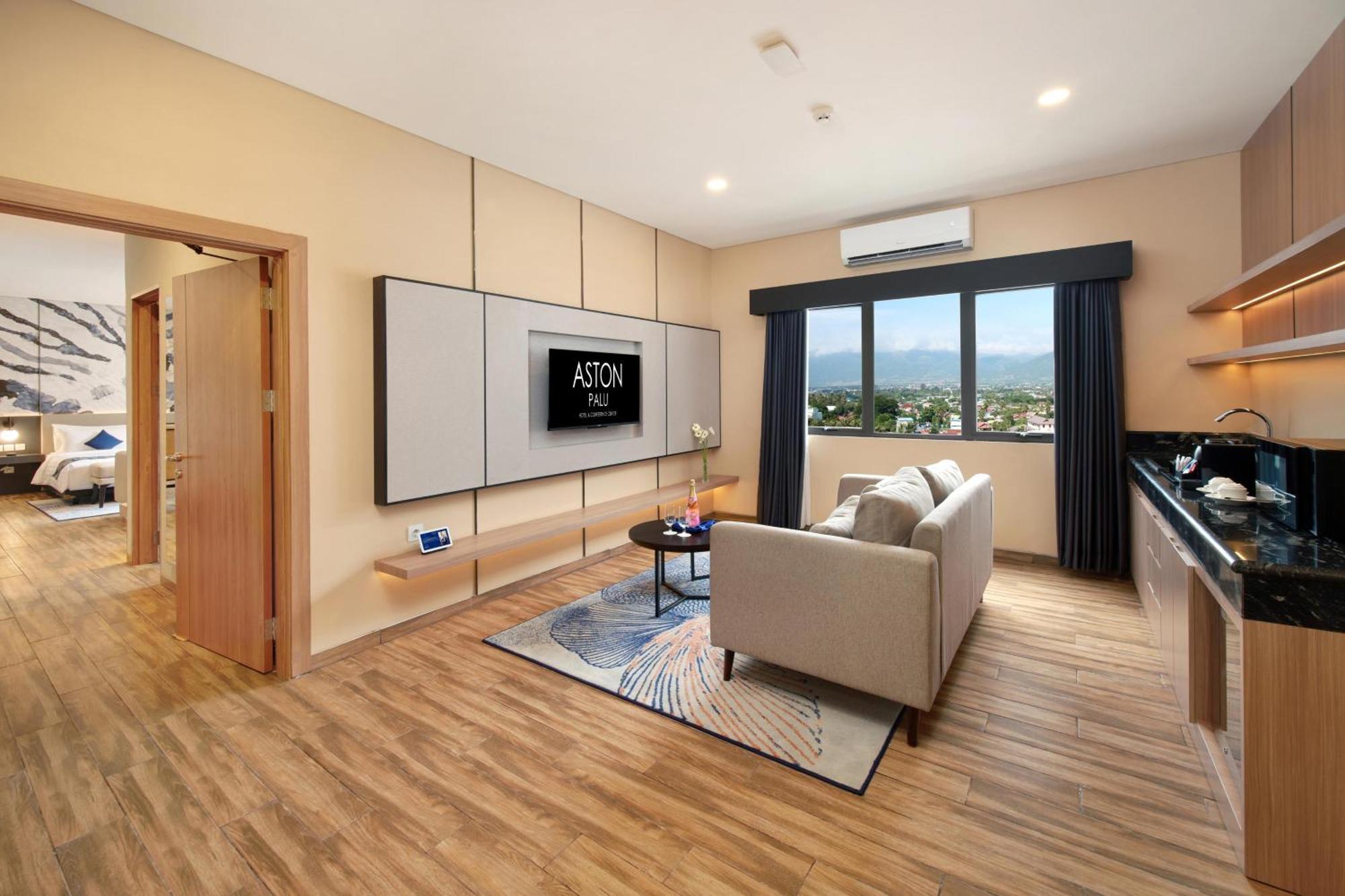 Aston Palu Hotel & Conference Center Luaran gambar
