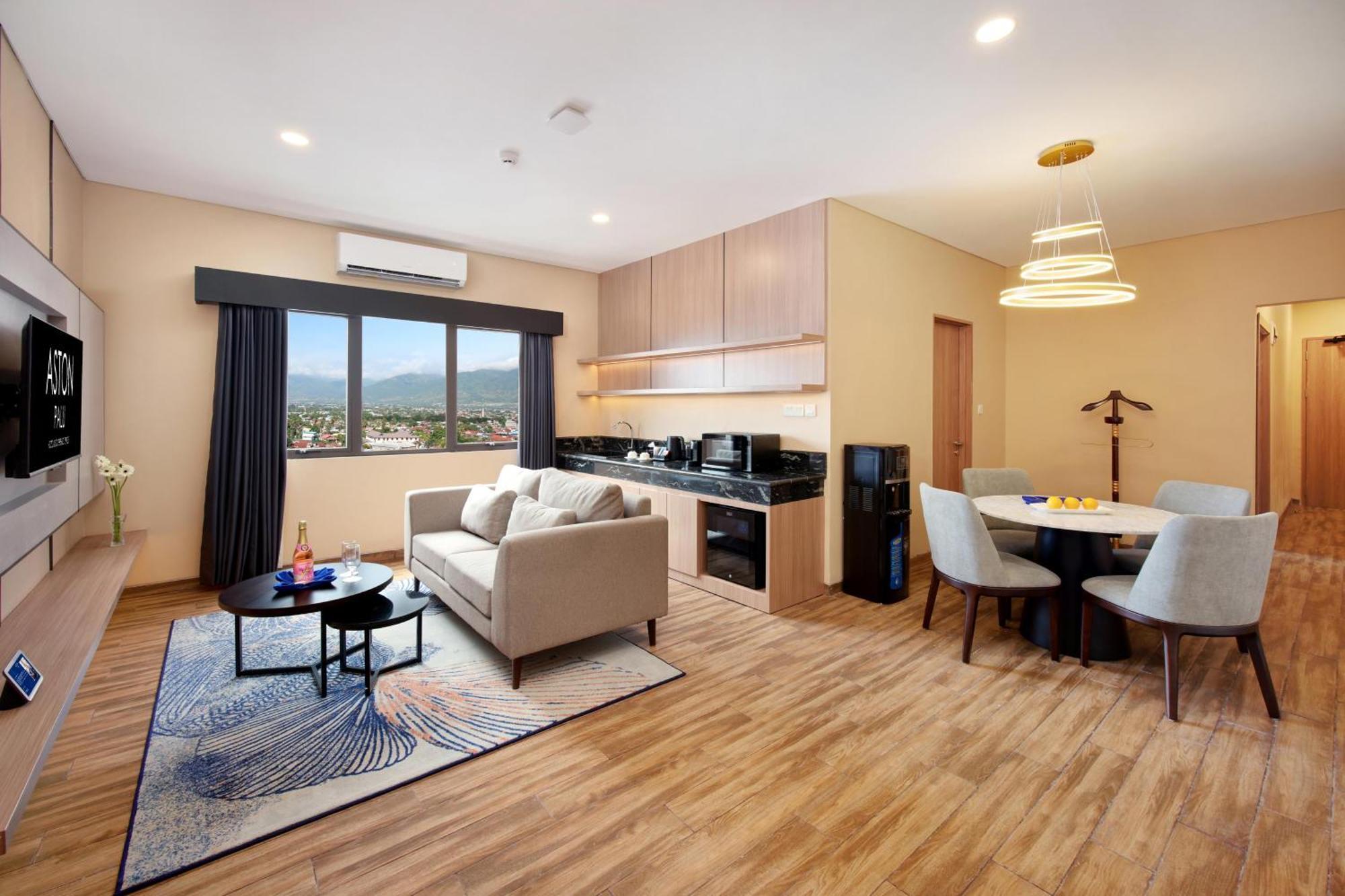 Aston Palu Hotel & Conference Center Luaran gambar