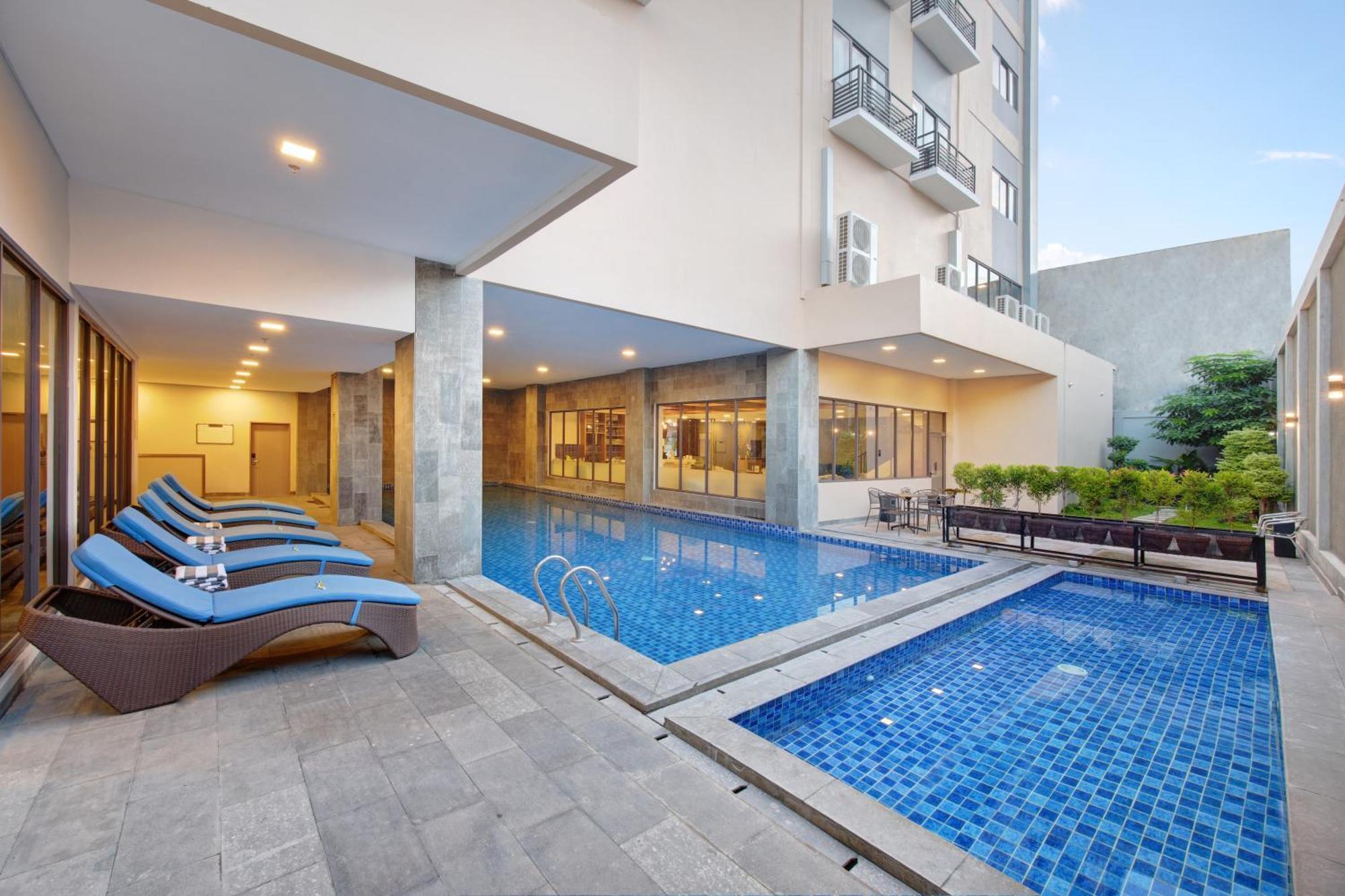 Aston Palu Hotel & Conference Center Luaran gambar